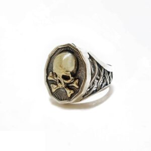 Two-tone ring skull with bones worked man